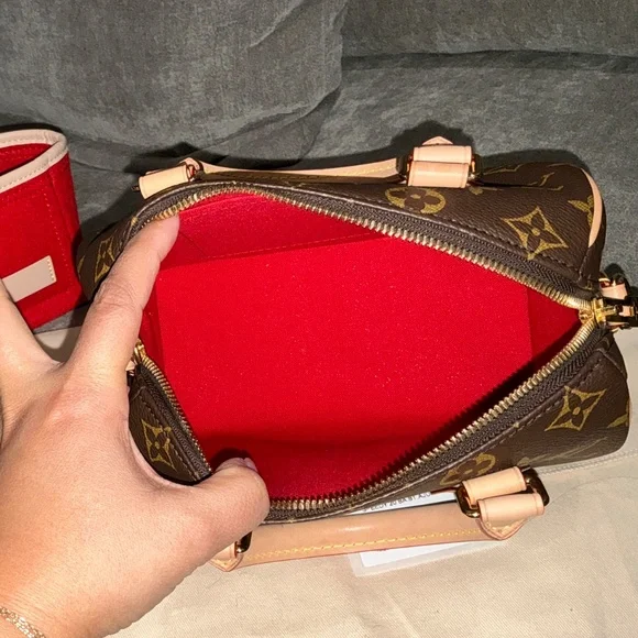 Louis Vuitton Speedy 20 in monogram - Picture 5 of 10